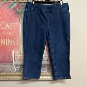 Chico’s Perfect Stretch Denim Pull On Capri